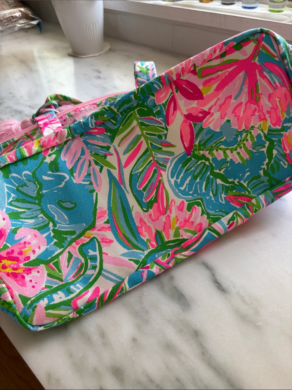 Lilly Pulitzer Palm Beach Zip Up Tote - Picture 4 of 6